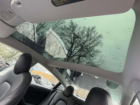 Used 2020 Tesla Model 3 Standard Range Plus image 18