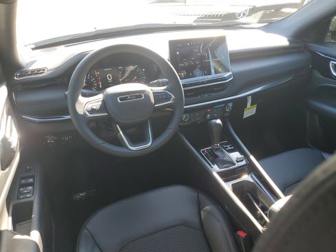 New 2026 Jeep Compass Latitude image 7