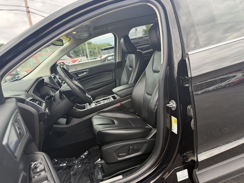 Certified 2022 Ford Edge Titanium AWD/4WD image 12