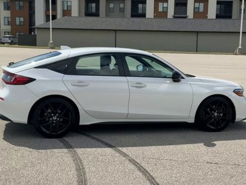 Certified 2025 Honda Civic Sport image 9