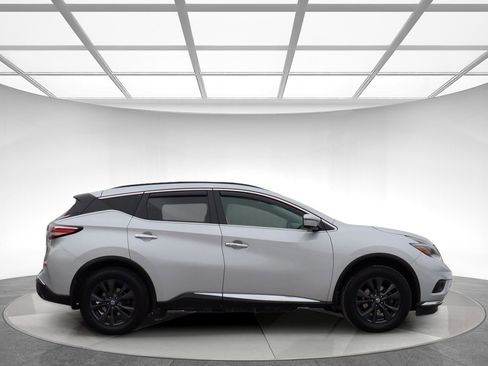 Used 2018 Nissan Murano SV w/ Premium Package image 4