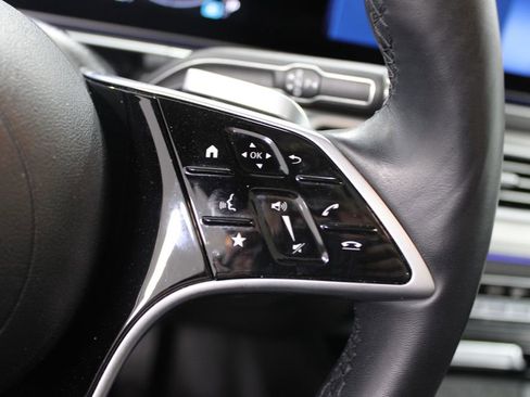 Used 2025 Mercedes-Benz GLS 450 4MATIC image 23