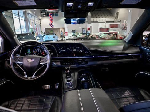 Used 2023 Cadillac Escalade V w/ LPO, ONYX Package image 27