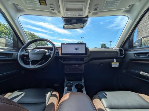 Used 2025 Ford Bronco Sport Outer Banks w/ Outer Banks Tech Package+ AWD/4WD image 27