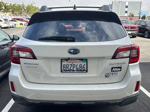 Used 2017 Subaru Outback 2.5i Premium AWD/4WD image 6