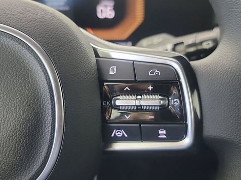 Used 2025 Kia Sorento LX FWD image 26