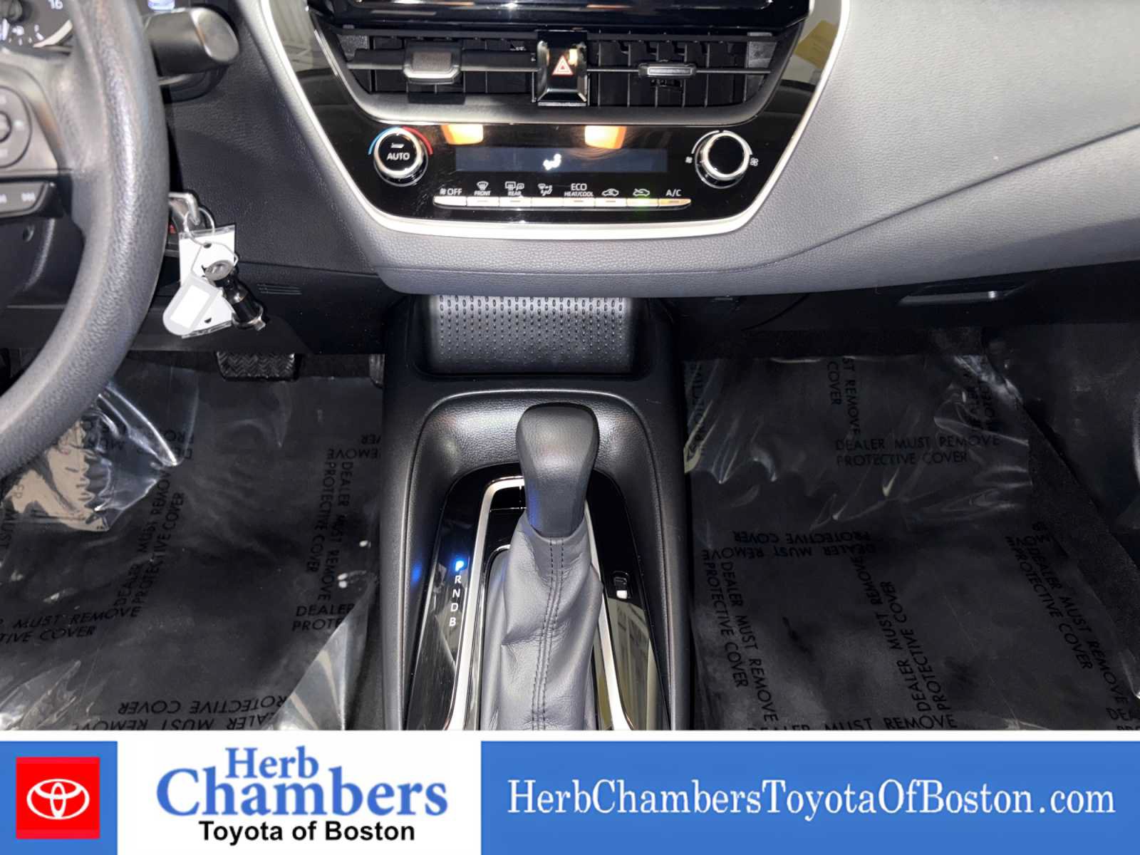 Used 2020 Toyota Corolla LE FWD image 14