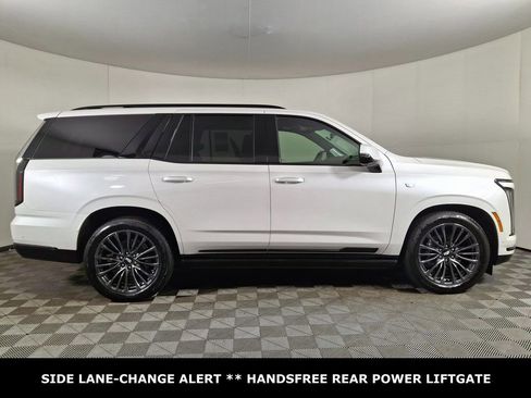 Used 2025 Cadillac Escalade Sport Platinum image 6