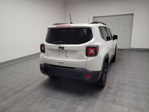 Used 2020 Jeep Renegade Altitude FWD image 7