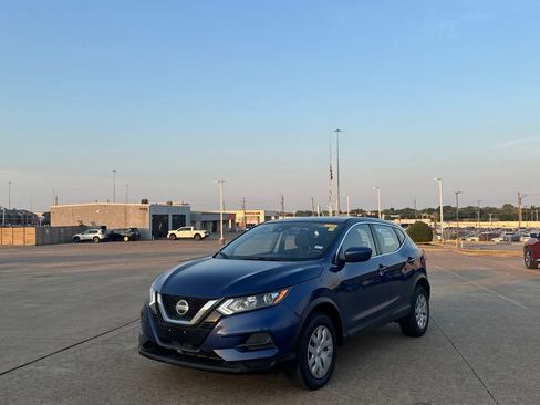 Used 2020 Nissan Rogue Sport S FWD image 8