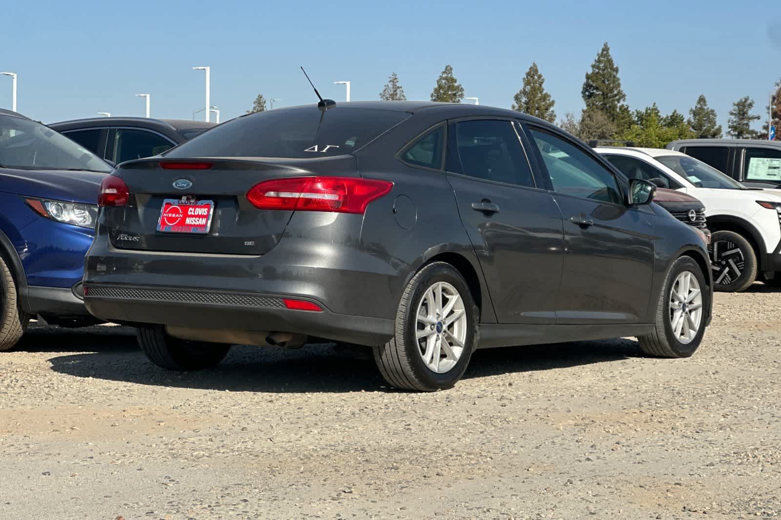 Used 2017 Ford Focus SE FWD image 3