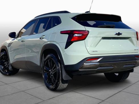 Used 2025 Chevrolet Trax ACTIV w/ Sunroof Package image 12