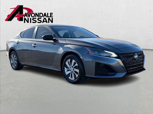 Certified 2025 Nissan Altima 2.5 S image 9