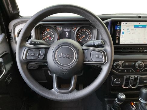 Used 2025 Jeep Wrangler Sport image 17