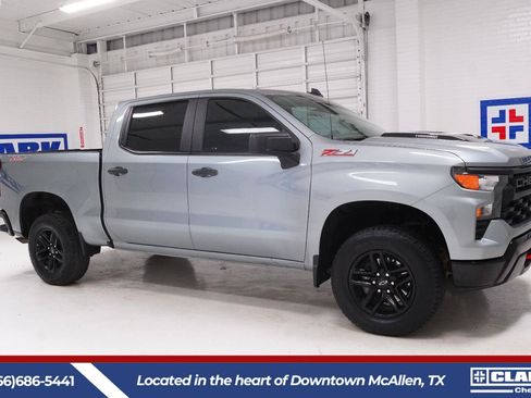 Used 2025 Chevrolet Silverado 1500 Custom Trail Boss AWD/4WD image 4