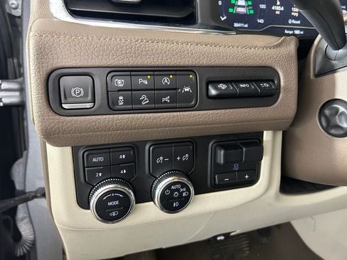 Used 2023 GMC Yukon Denali w/ Denali Reserve Package AWD/4WD image 18