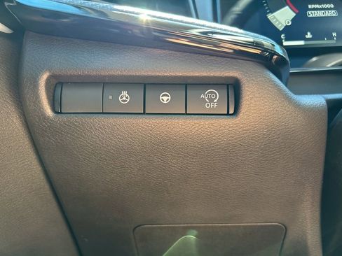 New 2026 Nissan Kicks SR w/ SR Premium Package FWD image 30