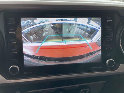 Used 2020 Toyota Tacoma SR5 image 38