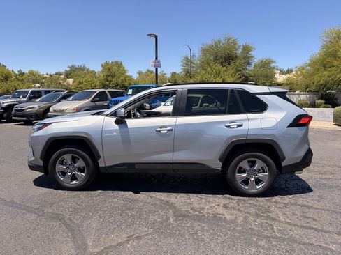 Used 2024 Toyota RAV4 XLE w/ Convenience Package FWD image 2