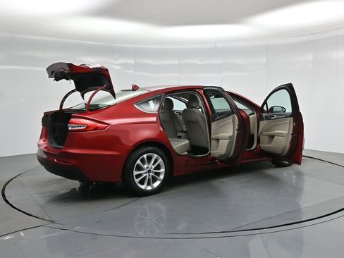Certified 2019 Ford Fusion SE image 6