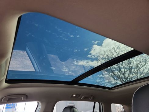 Used 2023 Volkswagen Atlas SE image 28