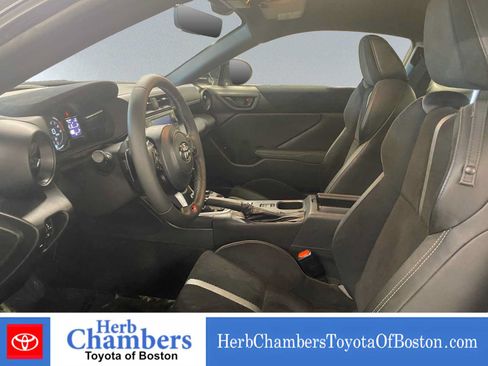 Used 2024 Toyota GR86 Premium RWD image 6