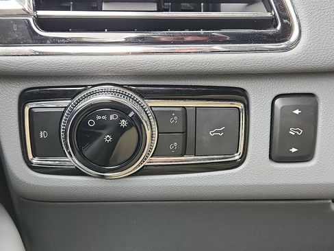 Used 2019 Lincoln Navigator Reserve image 25