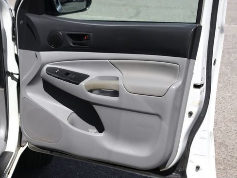 Used 2015 Toyota Tacoma 2WD Access Cab image 27