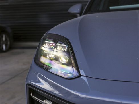 New 2026 Porsche Cayenne S image 11