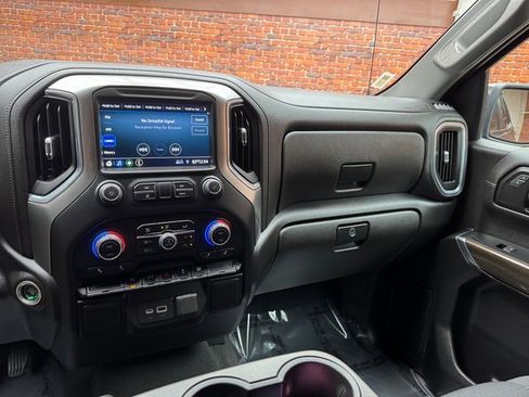 Used 2022 Chevrolet Silverado 1500 LT image 18