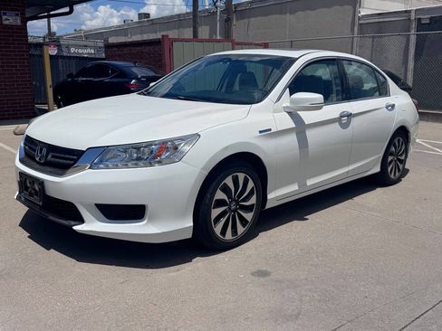 Used 2014 Honda Accord Touring image 1