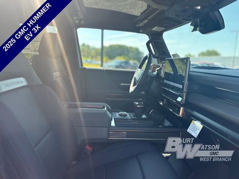 New 2025 GMC Hummer EV 3X image 12