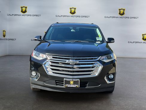 Used 2020 Chevrolet Traverse LT image 2