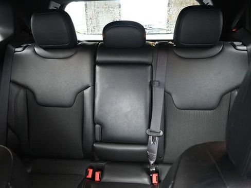Used 2025 Jeep Compass Trailhawk AWD/4WD image 36