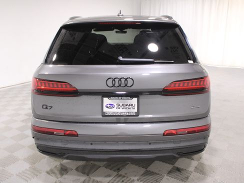 Used 2022 Audi Q7 Premium Plus image 32