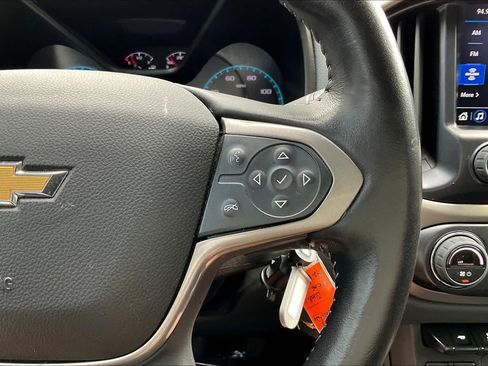 Used 2022 Chevrolet Colorado Z71 AWD/4WD image 19
