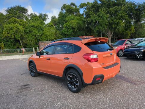 Used 2015 Subaru Crosstrek 2.0i Premium w/ Moonroof Package AWD/4WD image 3