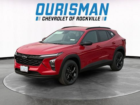 New 2026 Chevrolet Trax LT w/ Driver Confidence Package FWD image 2
