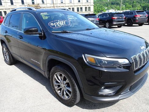 Used 2020 Jeep Cherokee Latitude Plus w/ Cold Weather Group AWD/4WD image 4