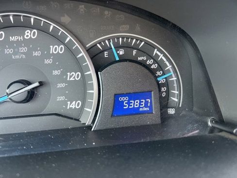 Used 2012 Toyota Camry LE image 13