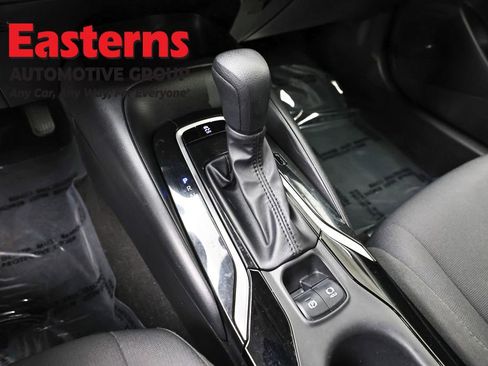 Used 2022 Toyota Corolla LE FWD image 13