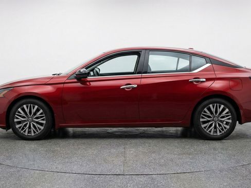 Used 2025 Nissan Altima 2.5 SV image 3