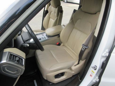 Used 2016 Land Rover Range Rover Sport SE AWD/4WD image 8