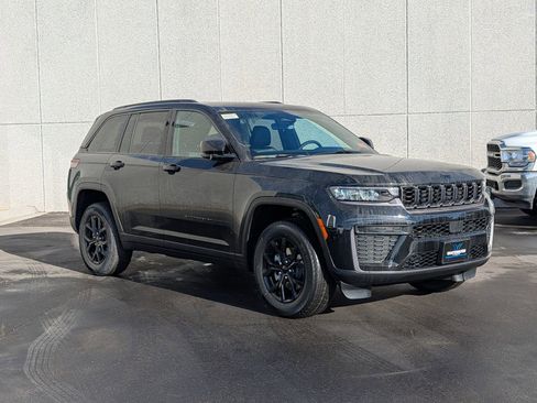 New 2026 Jeep Grand Cherokee Altitude image 1