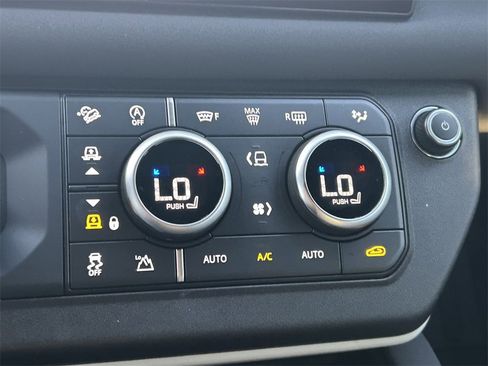 Used 2023 Land Rover Defender 130 X-Dynamic SE image 35