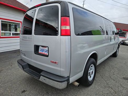 Used 2011 GMC Savana 3500 LS image 3