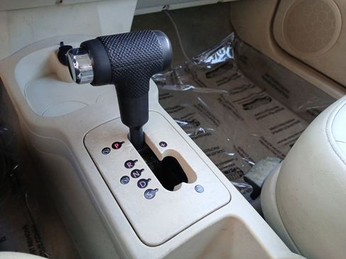 Used 2007 Volkswagen Beetle Coupe w/ Package 1 image 18