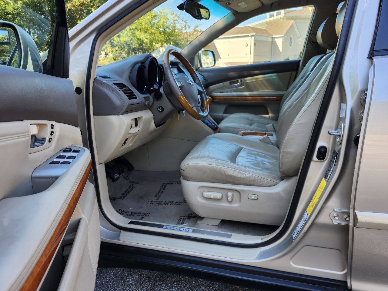 Used 2004 Lexus RX 330 AWD w/ Premium Plus Pkg image 4