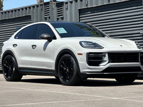 Certified 2025 Porsche Cayenne Turbo GT AWD/4WD image 10