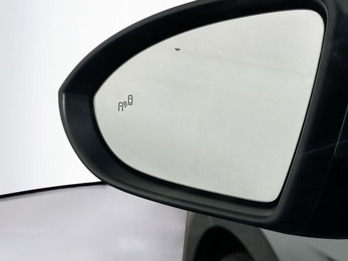 Used 2025 Volkswagen Jetta SE FWD image 16